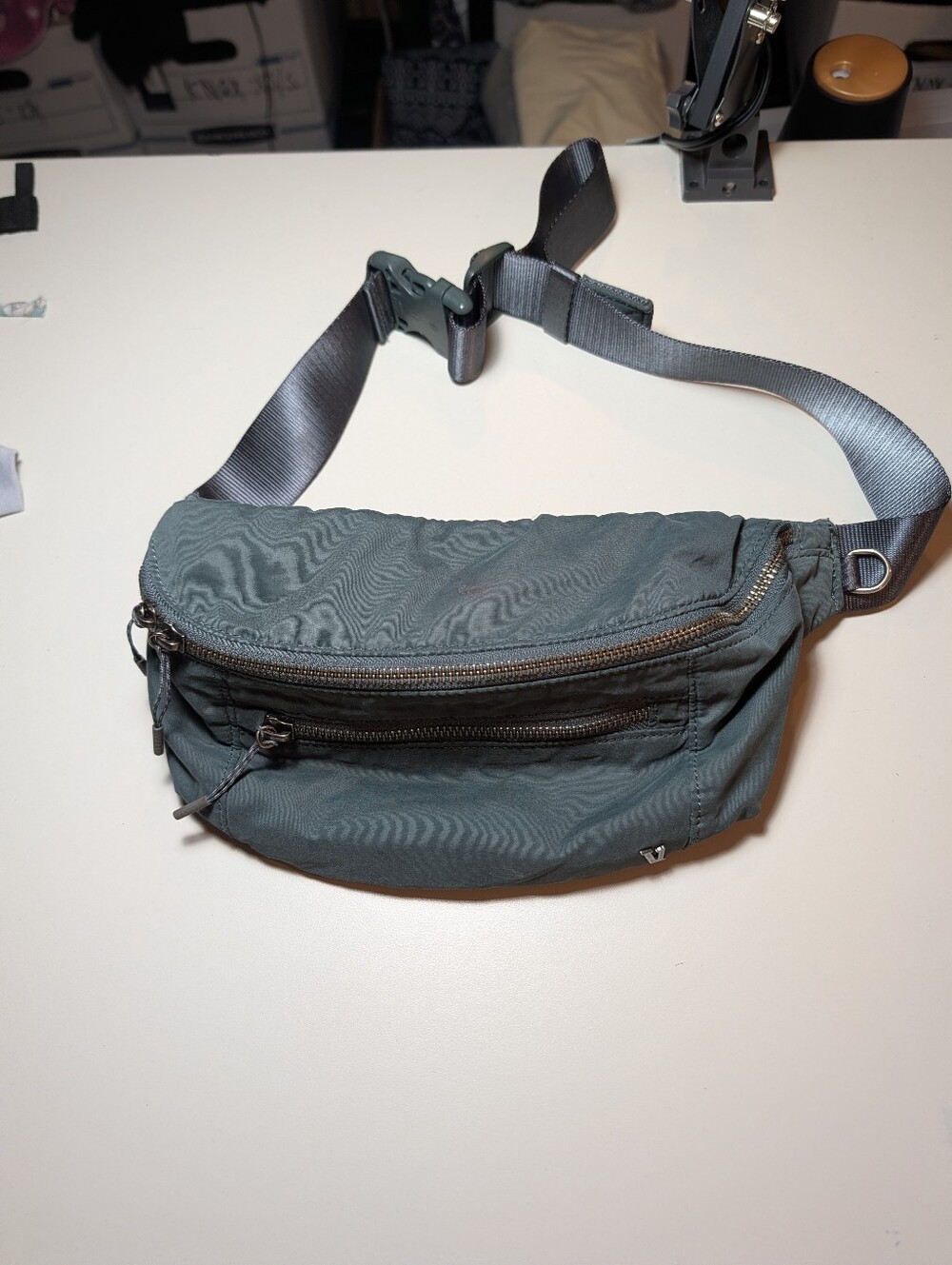 Vuori Men's Grey Double Zipper Waist Pack / Ceossbody